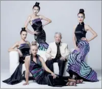  ?? PROVIDED TO CHINA DAILY ?? The 99-year-old qipao master Chu Hongsheng and models wearing his works.
