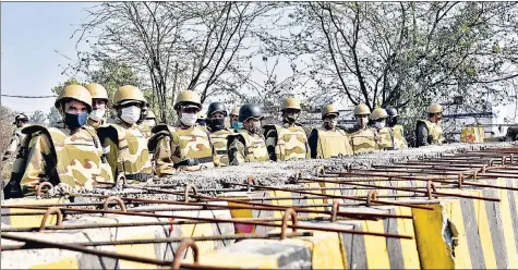  ?? ANI ?? Security tightened at Singhu border on Friday ahead of nationwide chakka jam on Saturday.