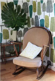  ??  ?? Left: Lynda picked up this old pink rocking chair for $20 on Trade Me. It was in such good nick that all it needed was a lick of paint. Above left: In a reading nook, contrast a classic rocker with contempora­ry wallpaper, such as this Cedar pattern by...