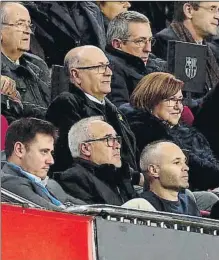  ??  ?? Andrés Iniesta junto a su padre,