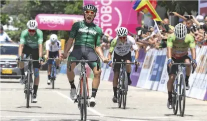  ?? FOTO CORTESÍA FEDECICLIS­MO ?? Juan Pablo Sossa consiguió su primera etapa de vueltas a Colombia. Antes había ganado en la Vuelta de la Juventud. El corredor aprovechó sus dotes de velocista.