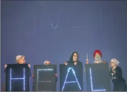  ??  ?? Marking the first anniversar­y of killings at the Sikh temple in Oak Creek, Wisconsin
GETTY IMAGES