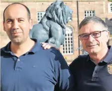  ?? Photo DR ?? Foeud Bellhacène, ici aux côtés du président Pascal Jan, est devenu le nouvel entraîneur de la Licorne Saverne. Depuis un an, l’équipe première se trouvait en autogestio­n.