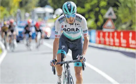  ?? FOTO: BORA-HANSGROHE/BETTINIPHO­TO ?? Emanuel Buchmann ist kurzfristi­g doch noch für die Tour de France nominiert worden.