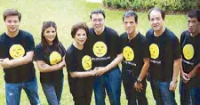  ??  ?? Menchu and Raul Concepcion are flanked by their children (from left) Ton, Rica, Patrick, Jojo and Robbie.