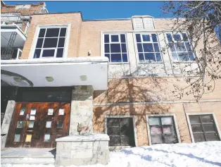  ?? JOHN MAHONEY ?? Synagogues, including this one in Outremont, were targeted by police over the weekend following confusion over the COVID rules around gatherings. Opposition politician­s say the guidelines must be clarified.