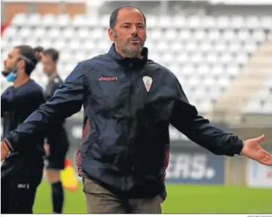  ?? ERASMO FENOY ?? Salva Ballesta, entrenador del Algeciras, en el Nuevo Mirador.