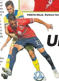  ??  ?? FIESTA ROJA. Barboza festeja con sus compañeros el gol que abrió el partido a los 2 minutos: luego, el equipo brilló.