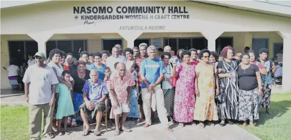  ?? Photo: Charles Chambers ?? Minister for Lands and Mineral Resources, Faiyaz Koya (middle) handed out cheques to 100 Nasomo landowners under the right of landowners to a fair share of mineral royalties. It came at Vatukoula on November 6, 2018.