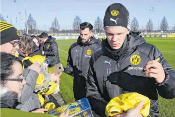  ?? FOTO: IMAGO IMAGES ?? Liebling der Fans, aber für wie lange? Erling Haaland ist derzeit die Sensation der Bundesliga.