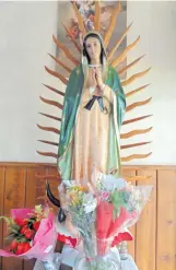  ??  ?? Estatua de la Virgen ubicada en el templo de San Antonio.