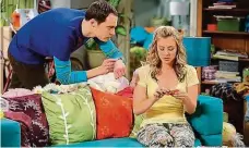  ?? Foto: archiv ?? Fyzik a servírka Jim Parsons a Kaley Cuoco v seriálu Teorie velkého třesku, jehož jedenáctá série vychází na DVD.