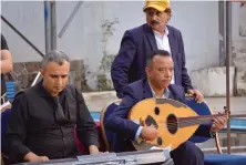  ?? Hamza Mustafa ?? In war-torn Taiz, Yemenis responded to the call by arranging a musical concert that brought together singers and jubilant fans.