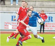  ?? FOTO: JOSEF KOPF ?? Simon Wetzel und der FC Wangen kassierten eine bittere 1:2-Niederlage gegen Pfullingen.