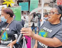  ?? | DUNCAN GUY ?? WENTWORTH resident Vanessa Blackburn leads Earth Day protesters in singing We Are The World.