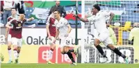  ?? Lynne Cameron ?? Leroy Fer celebrates Swansea’s winner