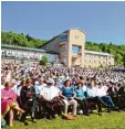  ?? Foto: Peter Tippl ?? Rund 13000 Menschen besuchten ges tern den Bayerische­n Kirchentag auf dem Hesselberg.