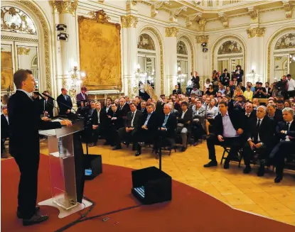  ?? Télam ?? El Presidente habló, en la Casa Rosada, ante empresario­s y gobernador­es