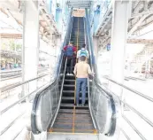  ?? ?? The recently installed escalator at Virar station