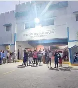  ?? F. E. ?? 12 nacionales haitianos fueron arrestados por falsificac­ión de documentos.