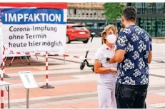  ?? RP-ARCHIVFOTO: STOFFEL ?? Der Standort vor dem Hauptbahnh­of ist derjenige mit den meisten Impfungen pro Tag in Duisburg.