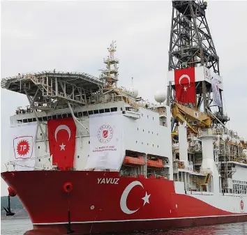  ?? DR ?? Navio petroleiro da Turquia atracado na região em conflito, no Mediterrân­eo Oriental