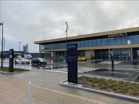  ?? ?? Endnu en investor har takket nej til en investerin­g i Aarhus Airport. Lufthavnen arbejder videre med flere forskellig­e scenarier for at få penge i den slukne kasse.
Arkivfoto: Louise Nyvang Burmeister