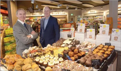  ?? Photo: John Sheehan ?? Liam Fitzgerald of Amber with Jim Barry of the Barry Group (including Costcutter) at the Amber outlet in Charlevill­e.