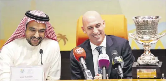  ?? Efe ?? Rubiales, junto a Abdulaziz bin Turki Al-Faisal, ministro de Deportes de Arabia, en una conferenci­a de prensa en diciembre de 2019.