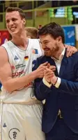  ?? Foto: Szilvia Izsó ?? Trainer Daniel Nelson (rechts) und Jonas Zink hatten zuletzt endlich wieder Grund zur Freude.