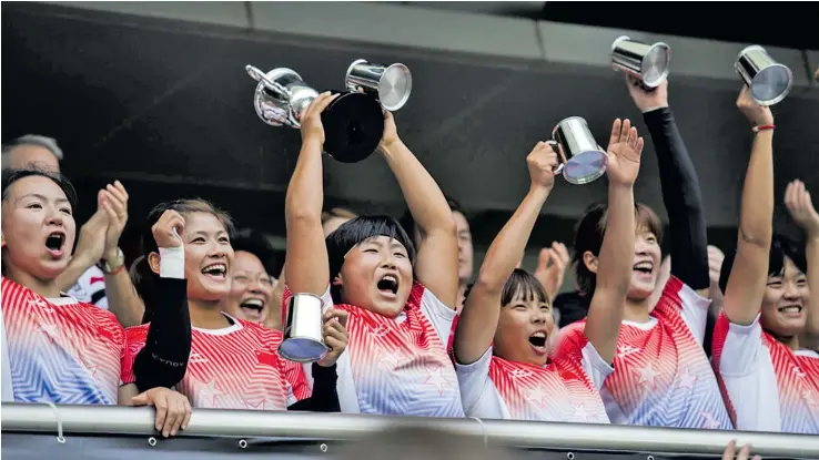 ?? Photo: Zimbio ?? China Women’s rugby 7s team at the victory podium of the Hong Kong 7s on April 6, 2018.