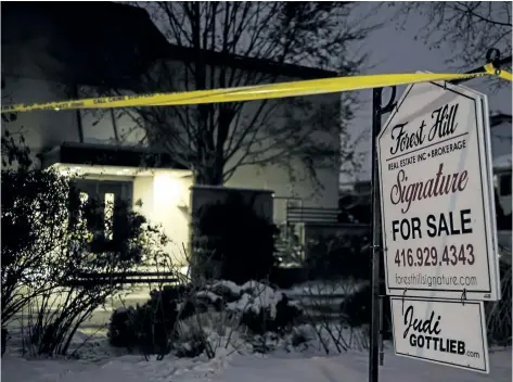  ?? CHRISTOPHE­R KATSAROV/ THE CANADIAN PRESS ?? Police tape surrounds the home of Apotex founder Barry Sherman and wife, Honey Sherman after they were found dead on Friday. Police have described the deaths as suspicious, but offered no other details.