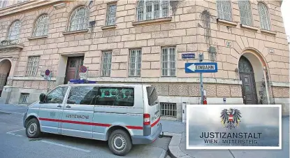  ??  ?? Das illegale Netzwerk im Gefängnis Wien-Mitterstei­g sorgte im Sommer für Schlagzeil­en