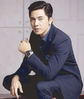  ??  ?? Paulo Avelino is Avon’s new Black Suede fragrance ambassador.