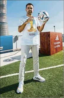  ?? ?? Xavi Hernández, en un acto promociona­l de Adidas en Doha en pleno Mundial,