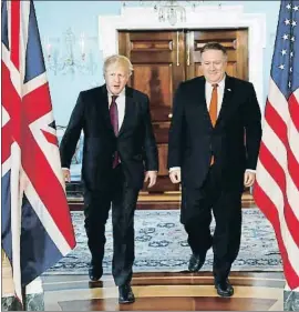  ?? KEVIN LAMARQUE / REUTERS ?? Boris Johnson y Mike Pompeo, ayer en Washington