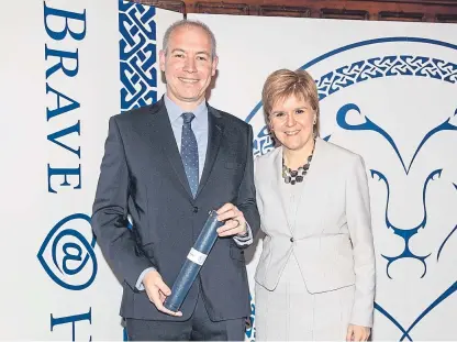  ?? Picture: Kenny Smith. ?? Alistair Hunter with First Minister Nicola Sturgeon at the awards last night.