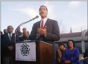  ?? LEITA COWART/THE ASSOCIATED PRESS FILE ?? Dexter King, son of Martin Luther King Jr., speaks to the press outlining his family’s plan for an interactiv­e museum to be built at the MLK Center in Atlanta, Dec. 28, 1994.