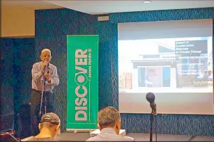  ??  ?? Carmelito Tatlonghar­i, founding member of Green Architectu­re Advocacy Philippine­s, advocates sustainabi­lity for all in Discover’s Manila event last December.