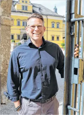  ?? BILD: SN/FRANZ NEUMAYR ?? Christian Sernatinge­r ist der neue Chef in Hellbrunn.