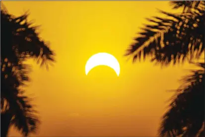  ??  ?? Solar eclipse seen in Kuwait on December 26, 2019. (Aju John - KUNA)