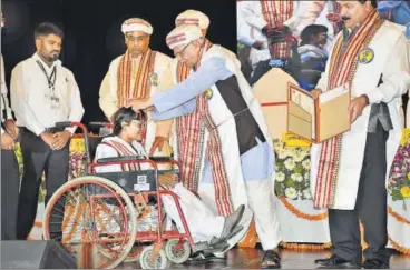  ??  ?? Clockwise from above: Governor Ram Naik felicitati­ng a student at the convocatio­n of DSMRU; visuallyim­paired student Mohammad Akram who bagged six medals, and other winners flaunting their medals.