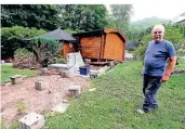  ??  ?? Das Gartenhaus
hat der wilde Morsbach über eine Mauer
gehoben.