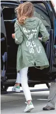  ?? Foto: dpa ?? Melania Trump und ihr Parka, der weni ger als 40 Euro kostet.