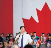  ??  ?? En janvier, Justin Trudeau s’est arrêté à Saint-Hyacinthe et Regina (sur la photo) où il a promis de ne plus rien concéder dans les production­s sous gestion de l’offre.