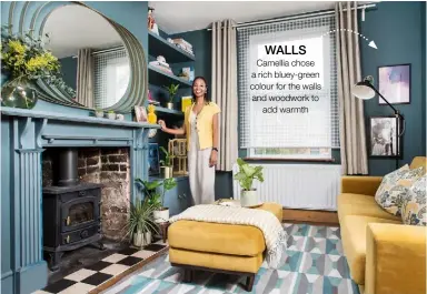  ?? ?? WALLS
Camellia chose a rich bluey-green colour for the walls and woodwork to add warmth