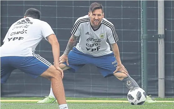  ?? Aníbal greco / e.especial ?? Messi se entrena con la selección donde lo hace habitualme­nte con Barcelona: en la Ciudad Deportiva Joan Gamper