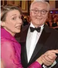  ?? Foto: dpa ?? Tanzen für die GroKo? Bundespräs­ident Steinmeier mit Frau.