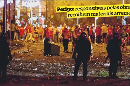  ??  ?? Há um ano, nos atribulado­s festejos do Benfica, o Marquês de Pombal virou mar de vidros partidos O Comando Metropolit­ano da PSP apresenta hoje, em conferênci­a de Imprensa, os restantes detalhes da operação que montou para a festa do campeão