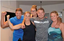  ??  ?? GÄNGET. På dagens träningspa­ss deltar Christian Engström, Maria Ingvarsson, Martina Otterdahl, Mikael Jönsson och Hanna Dahl Albertsson.